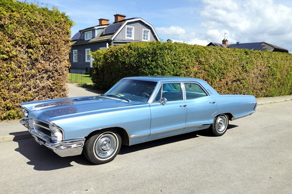 Pontiac Star Chief 4 dr Sedan