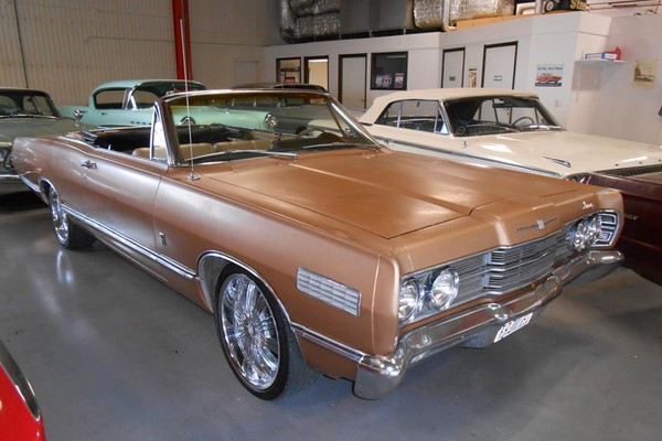 Mercury Parklane Cab