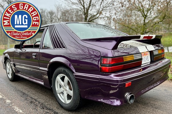 FORD MUSTANG GT 5.0 FOXBODY ★ KULTRACER MED V8 & MANUELL!