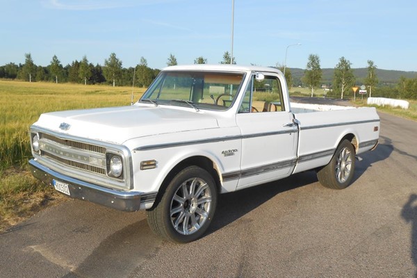 Chevrolet CST/10