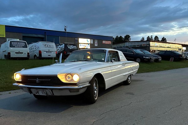 Ford Thunderbird