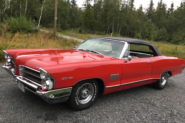 Pontiac 2+2