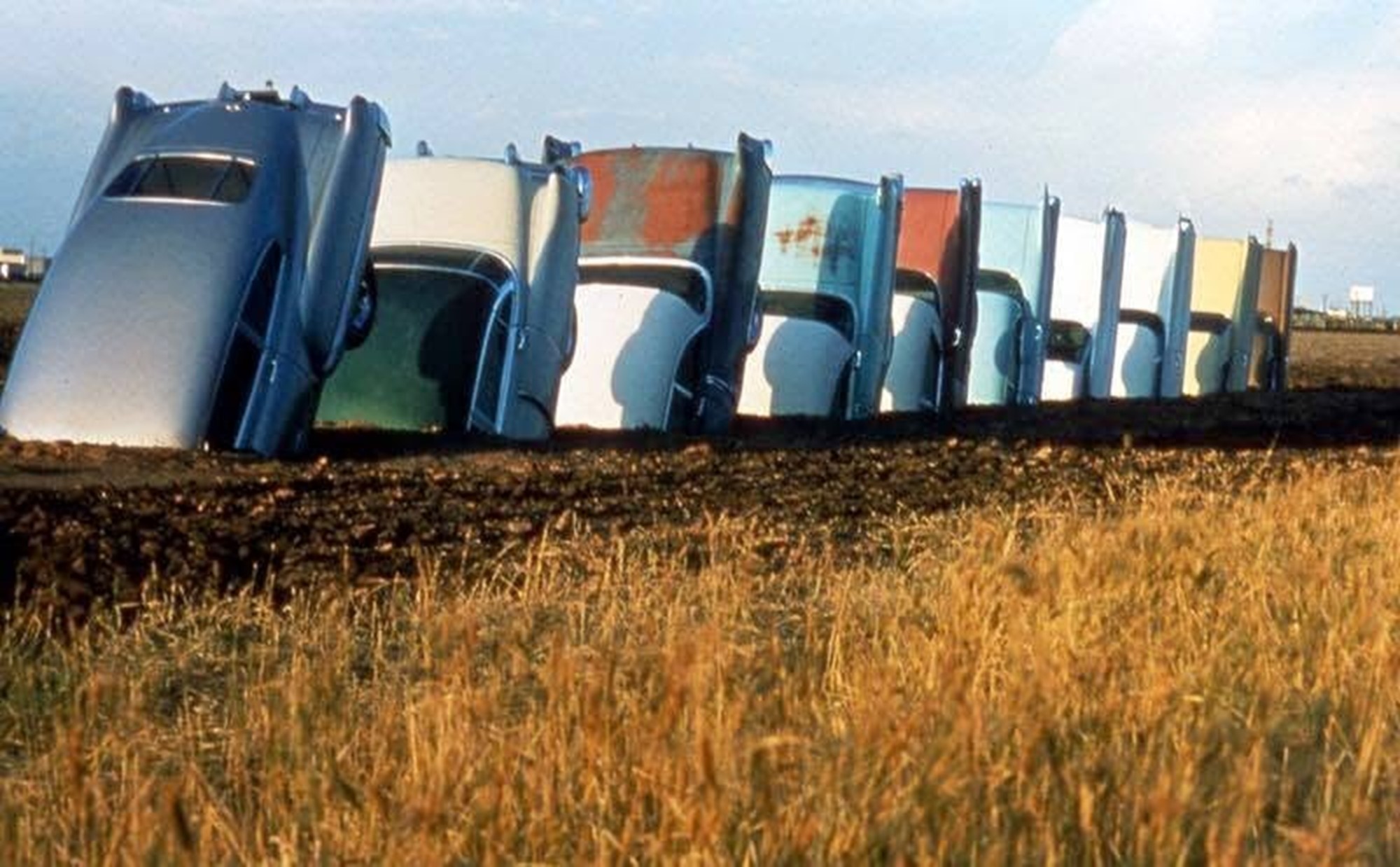 Cadillac Ranch något man hade velat se innan det blev kludd på alla bilarna