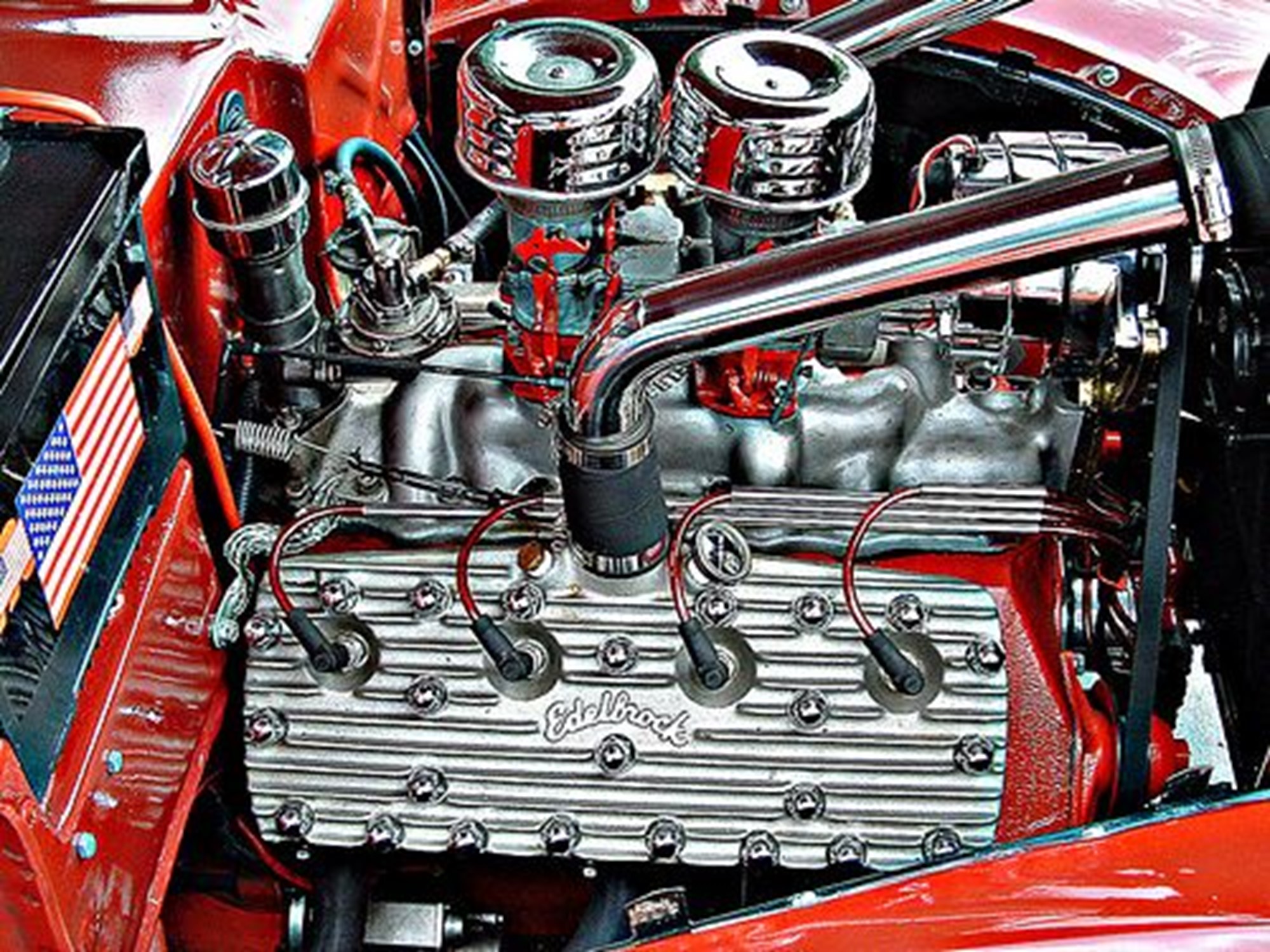 En motor som nästan är ett konstverk. Fords sidventilare  med Offy toppar och insug.
