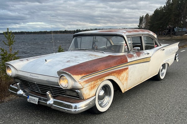 Ford Fairlane