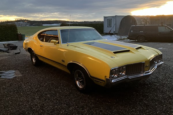 Oldsmobile S Hardtop Coupé V8 Hydra-Matic