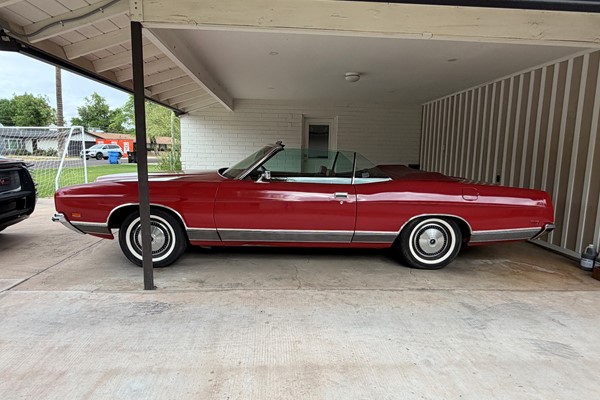 FORD LTD CAB