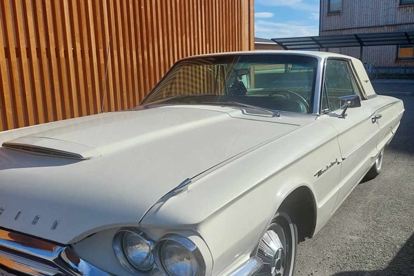 Ford Thunderbird