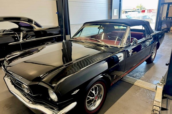 Ford Mustang GT Cab