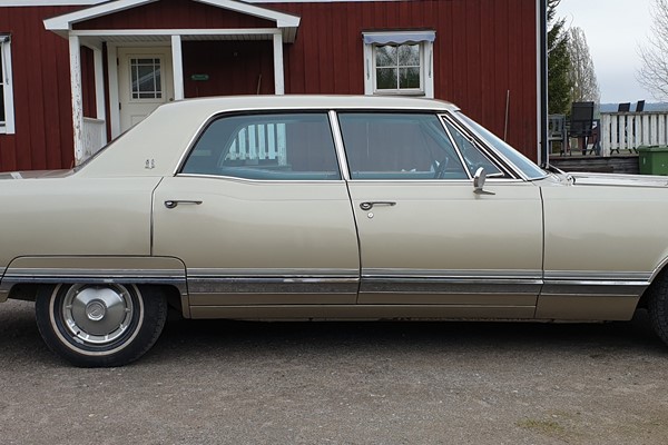 Oldsmobile Ninety Eight  Luxury Sedan