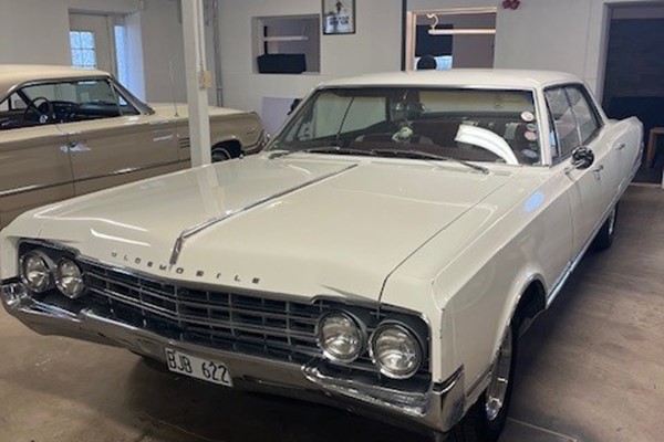 Oldsmobile Ninety Eight