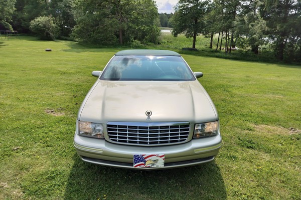 Cadillac De Ville