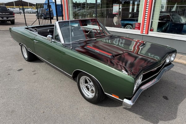 Plymouth GTX Convertible. 440 / 4 vxl manuell. PS. PB. Dana 60. 1 av 701 ex.