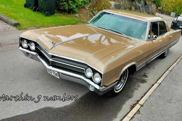 Buick Electra 225 Custom 4 dr HT