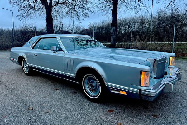 Lincoln Continental Mark V