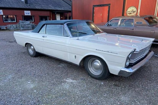 Ford Galaxie