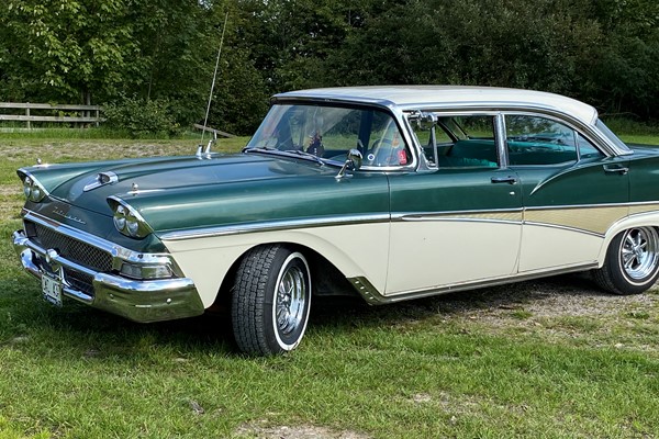Ford Fairlane