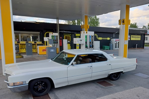 Cadillac Sedan De Ville