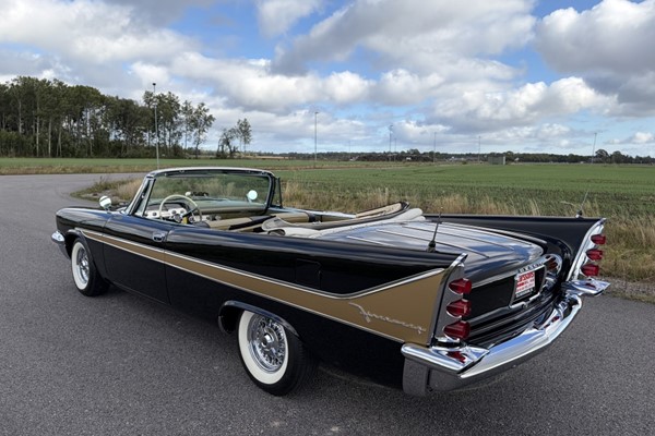 DeSoto Firesweep Convertible. Helrenoverad bil i toppskick!