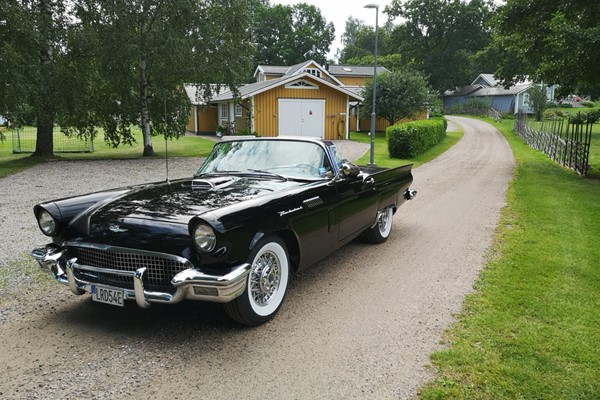 Ford Thunderbird
