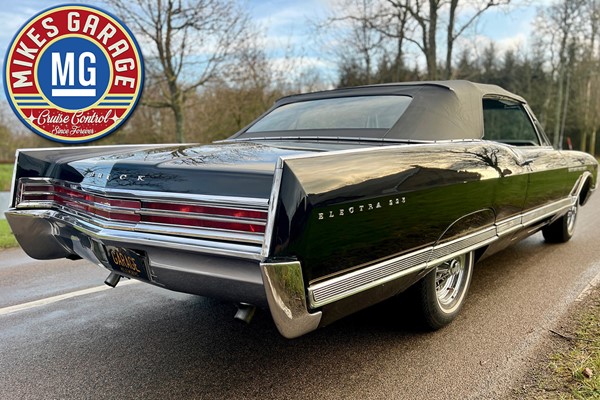 BUICK ELECTRA 225 CUSTOM CONVERTIBLE ★ TRIPLE BLACK BEAUTY!