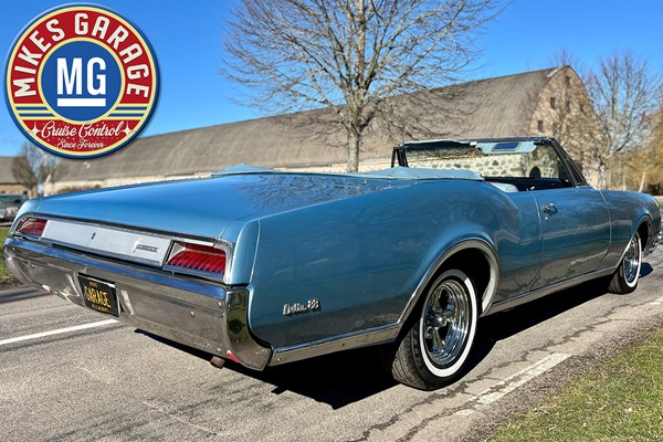 OLDSMOBILE DELTA 88 CONVERTIBLE ★ SPORTIG FULLSIZE MED BB 425" ★ 2447 EX!