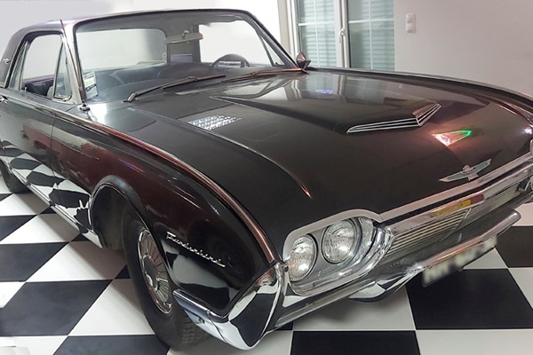 FORD THUNDERBIRD