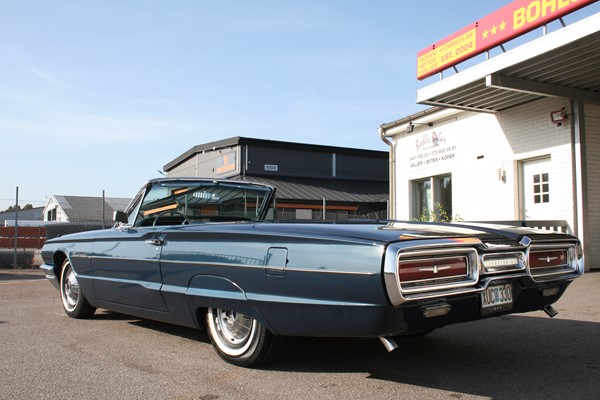 Ford Thunderbird