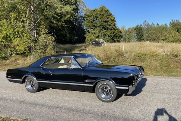 Oldsmobile Cutlass 442 400cui coupe