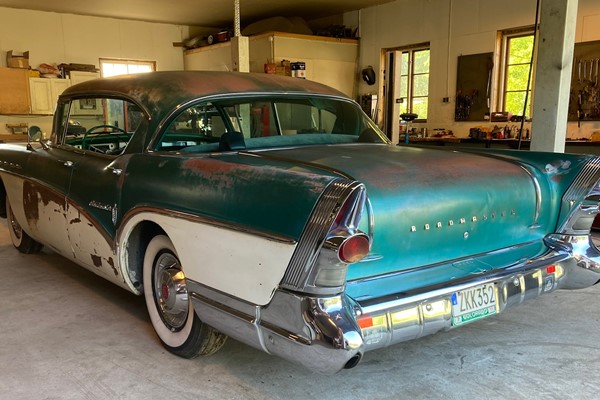 Buick Roadmaster 4dr Hardtop