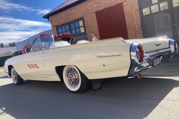 Ford Thunderbird