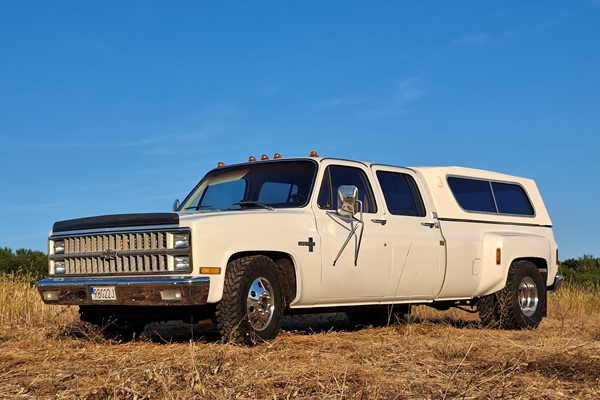 Chevrolet Silverado Camper Special