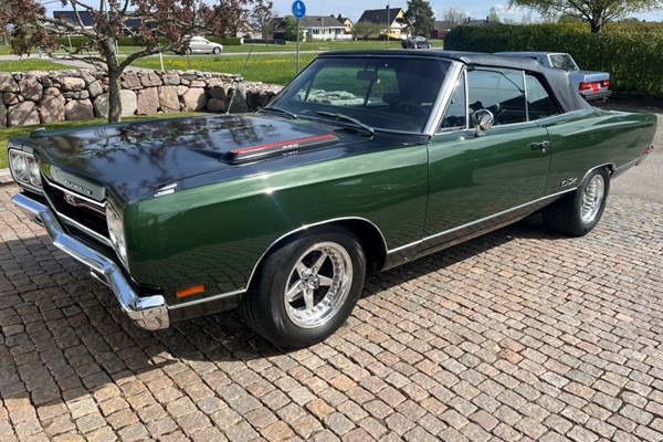 Plymouth GTX Convertible. 440 / 4 vxl manuell. PS. PB. Dana 60. 1 av 701 ex.