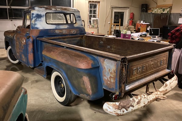 Chevrolet Apache 3200 Stepside Pickup