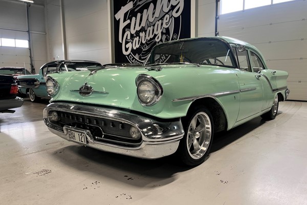 Oldsmobile 88 Golden Rocket