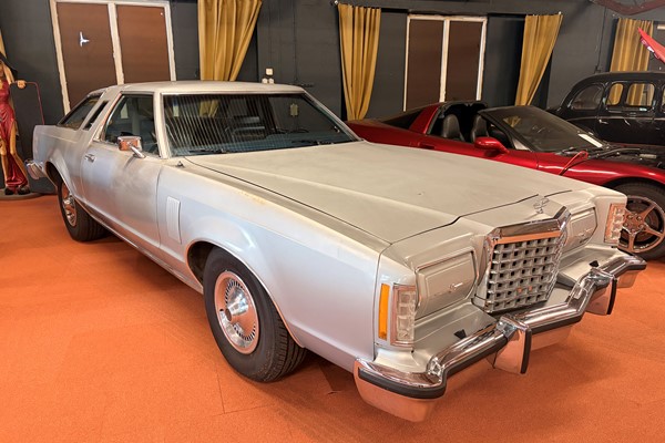 Ford Thunderbird