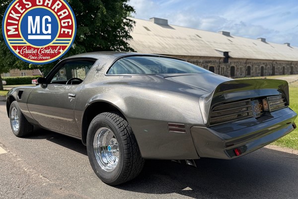 PONTIAC TRANS AM ★ BUSIG OCH KUL ATT KÖRA MED TRIMMAS 400" & 4-VXL MANUELL!