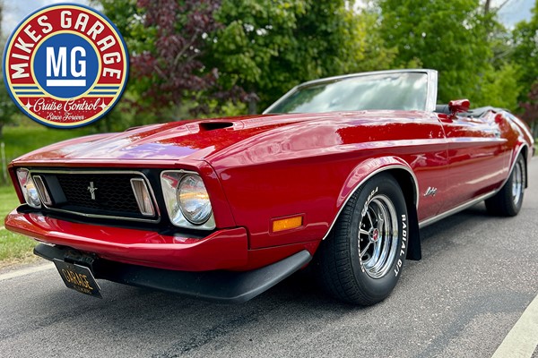 FORD MUSTANG CONVERTIBLE ★ EXTRA FIN & VACKER!