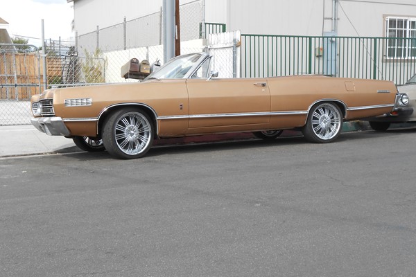 Mercury Parklane Cab