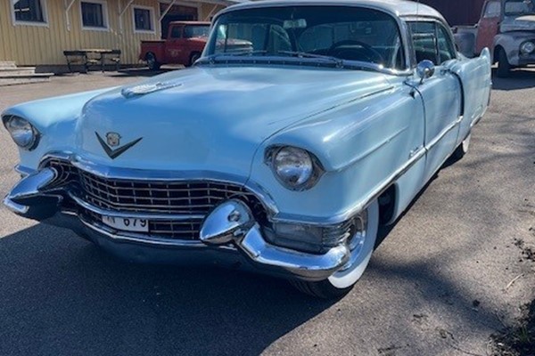 Cadillac Coupe Deville