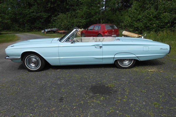 Ford Thunderbird Cab