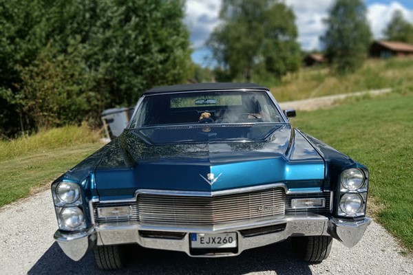 Cadillac DeVille