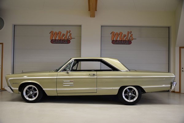 Plymouth Sport Fury 2-dr HT