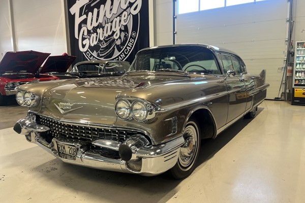 Cadillac Fleetwood sixty sprcial