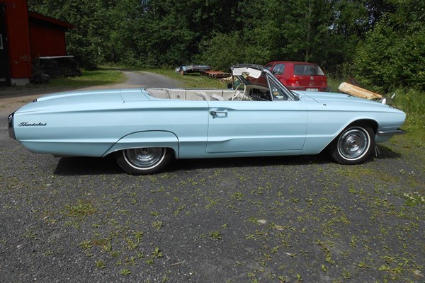 Ford Thunderbird Cab