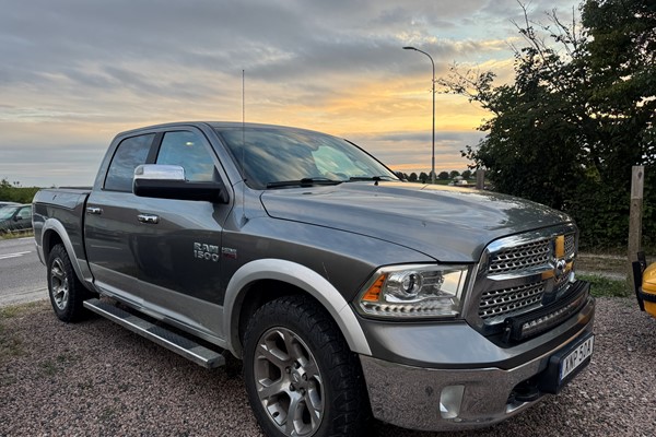 Dodge Ram 1500 Laramie 4x4 5.7 Hemi