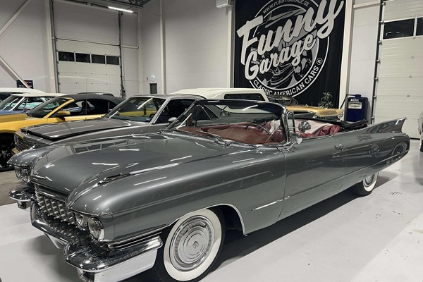 Cadillac Serie 62 cab + husvagn