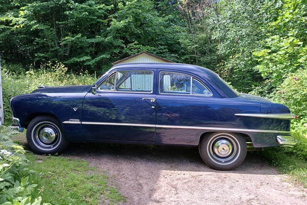 ford custom delux 2d