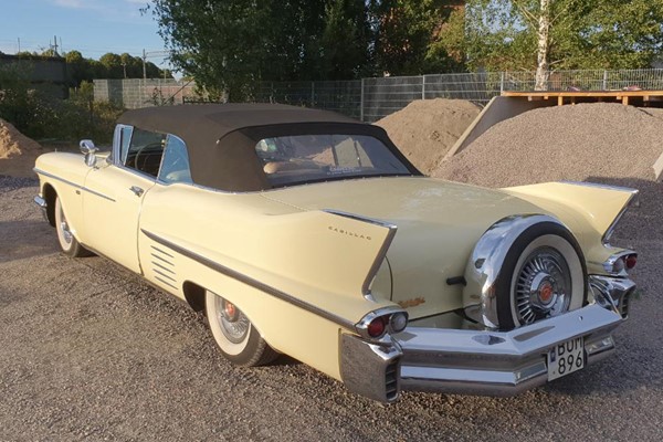 Cadillac Cab