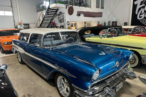 Pontiac Safari 1957 renoverad fin bil